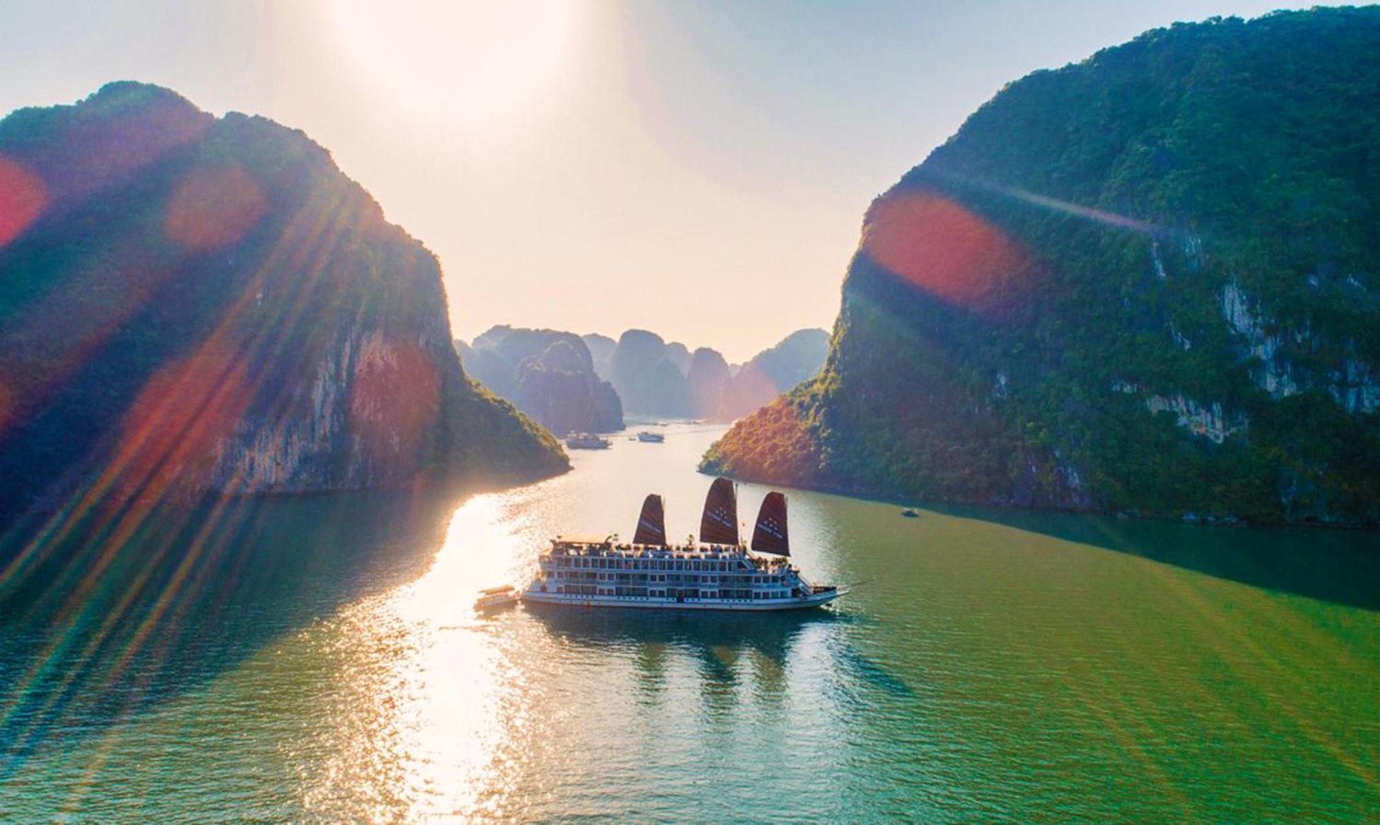 Halong Arcadia Cruise Hotel Ha Long Exterior photo